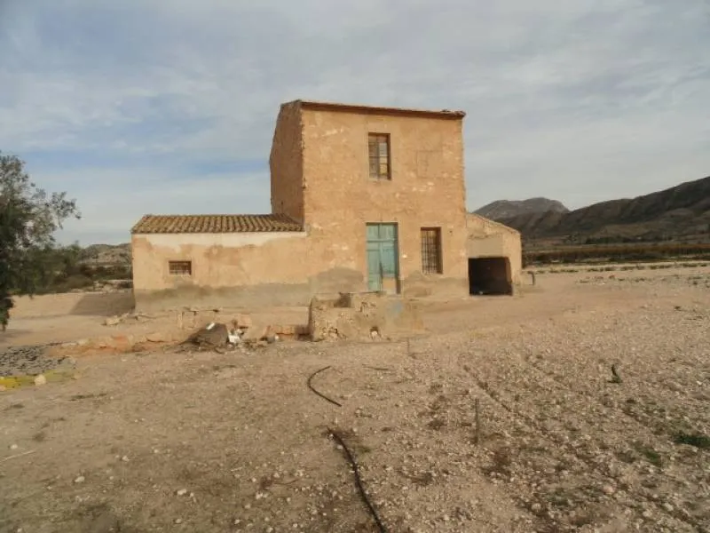 CASA DE CAMPO CON TERRENO ZONA INDUSTRIAL