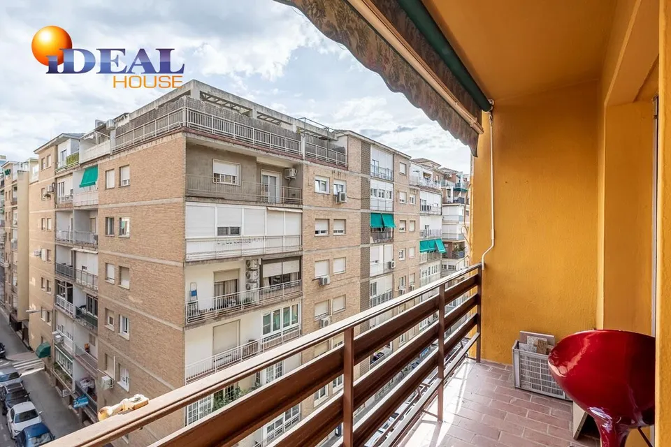 Piso amplio y luminoso en Ronda–Arabial