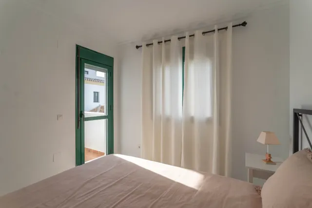 APARTAMENTO EN ALHAURIN GOLF CON TERRAZA CON BUENAS VISTAS, PARKING Y PISCINA Y JARDÍN COMUNITARIO — 22