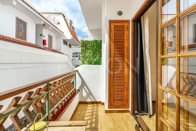 Piso con dormitorio independiente, cocina reformada y zona de piscina cerca de la playa — 26