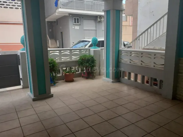 Casita en Playa de Bellreguard, con acceso a dos calles