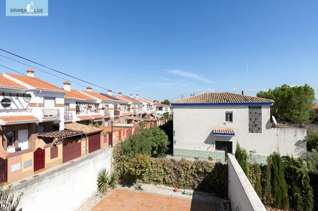 TU NUEVA VIVIENDA EN URBANIZACION EXCLUSIVA JUNTO A GRANADA — 23