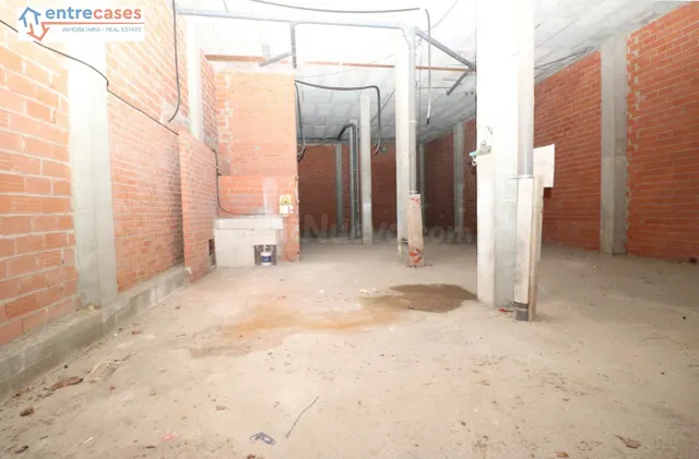 CUATRO LOCALES EN JUAN VIRUELA — 2