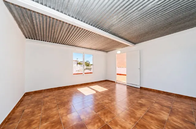 Casa 4 habitaciones 179m² en venta - Zona Pueblo — 37
