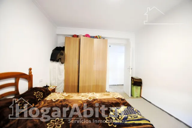 ¡gran oportunidad! muy amplio de 4 dormitorios, con balcón junto av beniopa — 9