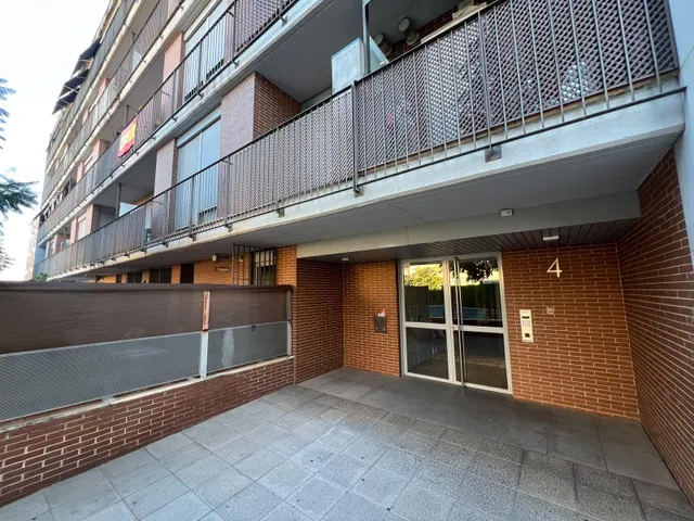 Vivienda vpo de 4 dormitorios, 2 baños, terrazas y garaje, en residencial con piscina — 37