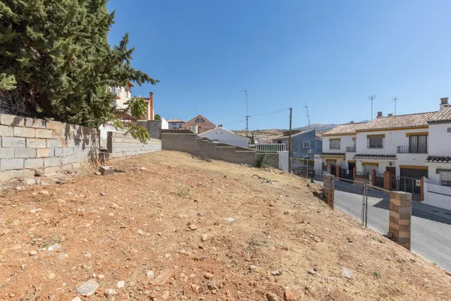 TERRENO URBANO EN VENTA EN HUETOR VEGA – 284 m2 — 6