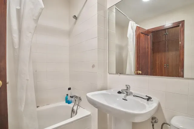 Zona Puertas de Sevilla. Vivienda con amplia terraza de 15 m2. — 16