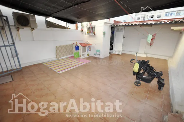 REFORMADO CON DOS TERRAZAS Y DOS BALCONES - foto 2