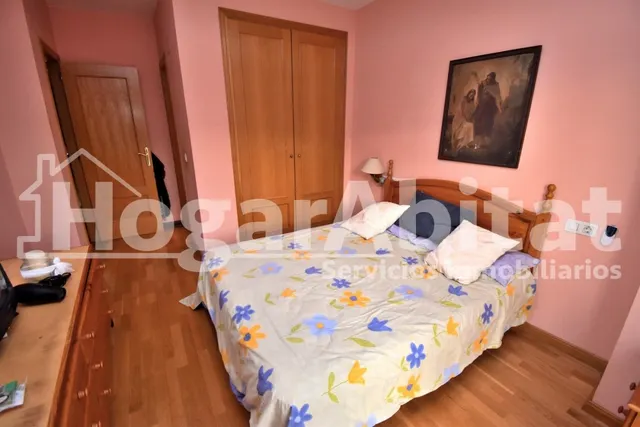 ADOSADO SEMINUEVO CON PISCINA, 2 TERRAZAS Y AMPLIO GARAJE — 21