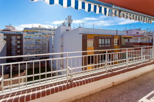 Ático de 3 dormitorios en Playa del Cura, Torrevieja. — 26