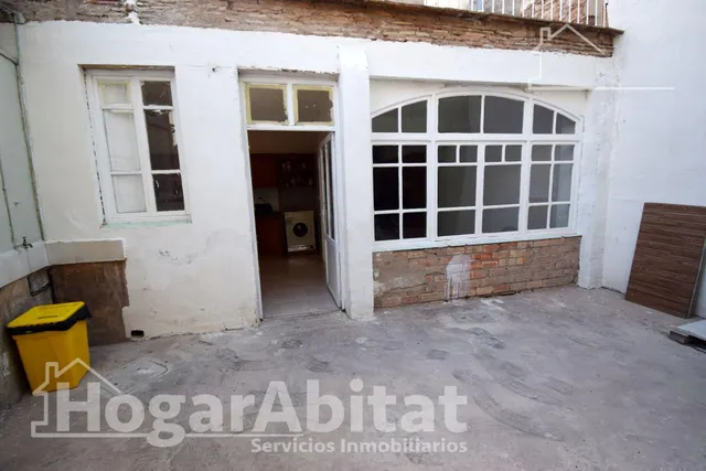 AMPLIA CASA CON 2 TERRAZAS Y GARAJE — 25