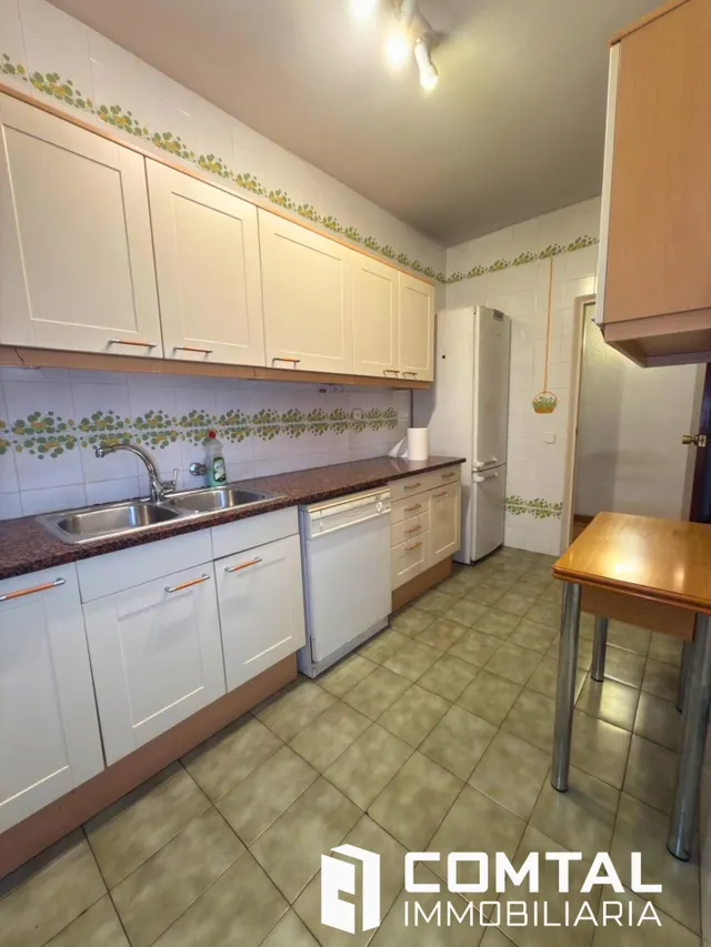 Piso familiar de 4 habitaciones, 2 baños y terraza en los alrededores de Sagrada Família — 13