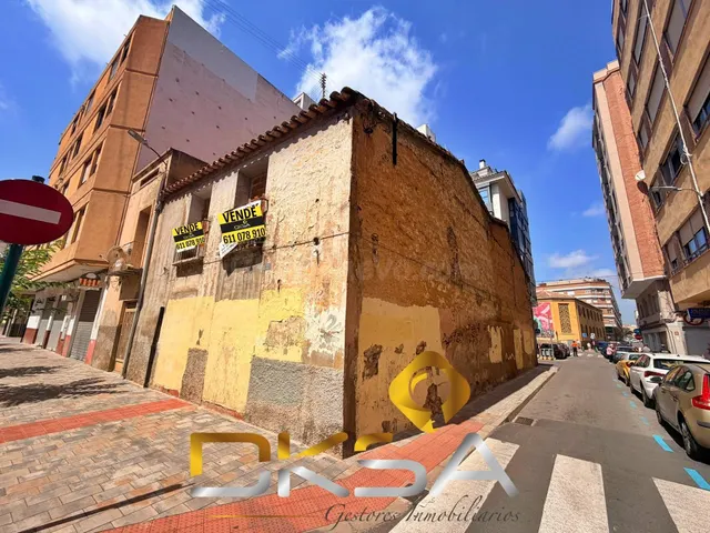 A la venta lote de 3 viviendas para reformar/derribar en Cas - foto 2
