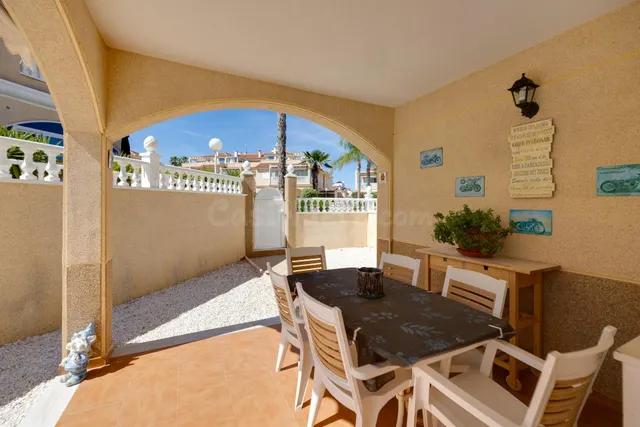 Tu rincón en la Costa Blanca: Adosado listo para disfrutar e - foto 2