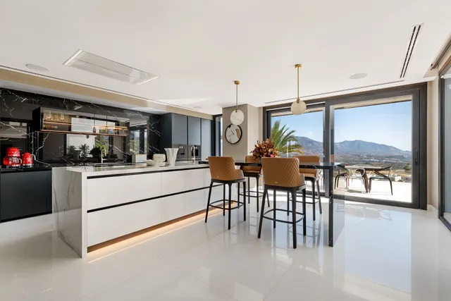 Spectacular Contemporary Villa with Exquisite Quality and Beautiful Views — 22