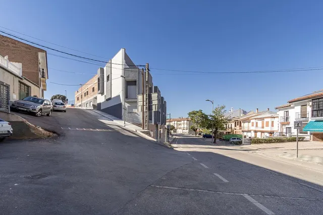 OBRA NUEVA EN LOJA — 24