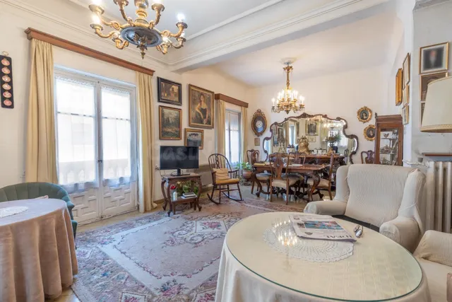 EXCLUSIVA VIVIENDA SEÑORIAL EN ANGEL GANIVET, EN PLENO CORAZON DE GRANADA — 2