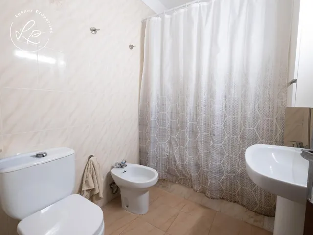 Oportunidad Única de Inversión en Garriguella : Edificio Residencial con Local/Garaje y Rentabilidad Inmediata — 13