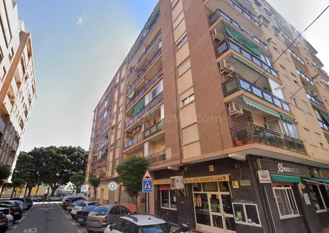 Exclusiva vivienda de 4 dormitorios con garaje en una de las - foto 2
