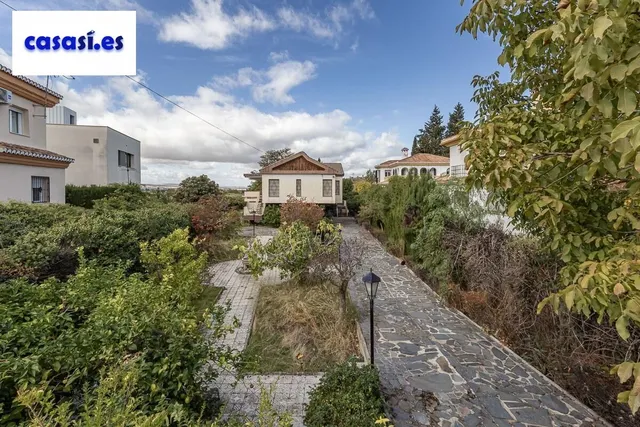Gran casa con parcela y piscina en Cájar — 34