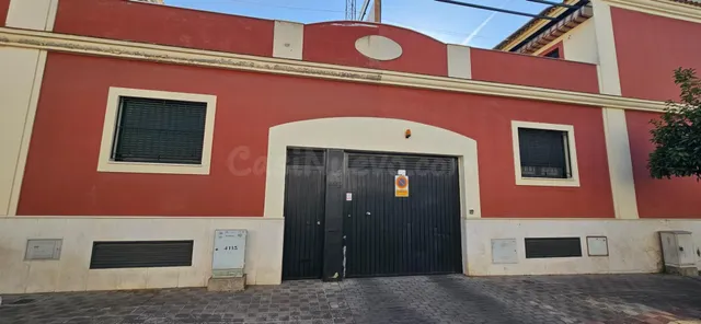 AMPLIA PLAZA DE GARAJE EN ZONA LOS PIRRALOS-CARLOS I - foto 2