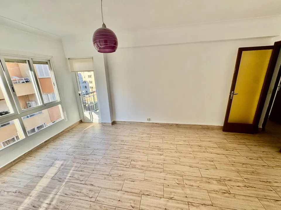 Piso de 3 habitaciones con ascensor junto a calle Aragón – Palma