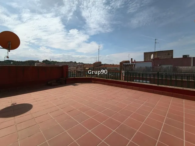 PISO DE 111 M2 TOTALMENTE REFORMADO CON 2 BALCONES JUNTO AL PASSEIG DE RONDA — 40