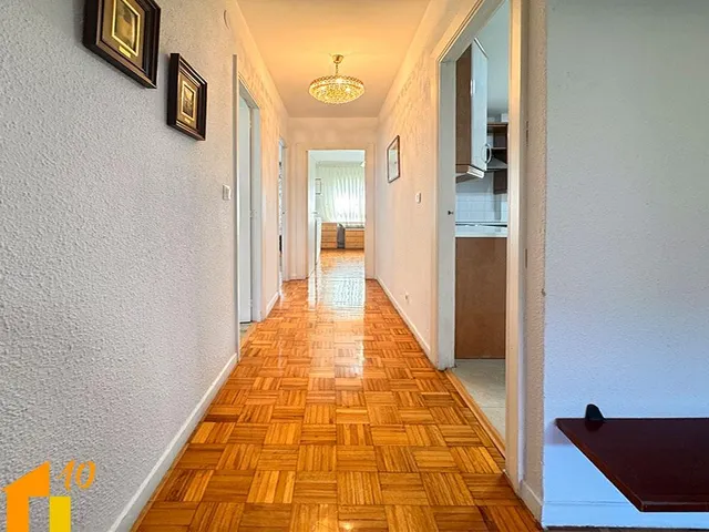 Amplia y luminosa vivienda en calle Jerez — 10
