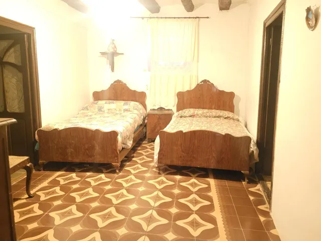 CASA CON CORRAL y TERRENO EN SAN MARTÍN DE UNX — 16