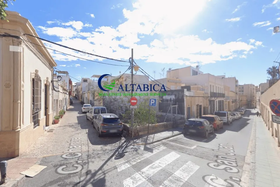 Casa-Chalet en Venta en Almería Almería