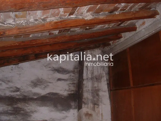 Casa a la venta en La Vila de Ontinyent. — 17