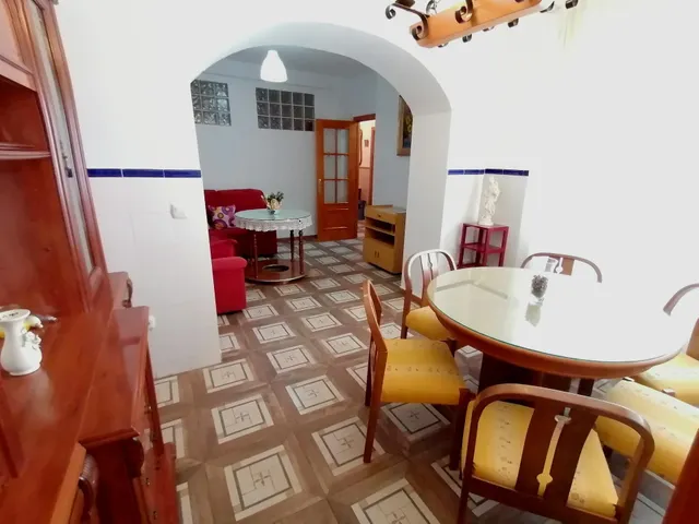 Casa en Alquiler con Patio y 3 Dormitorios — 10