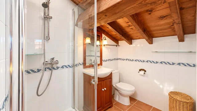 CHALET CON JARDIN Y GARAJE EN COMILLAS — 37
