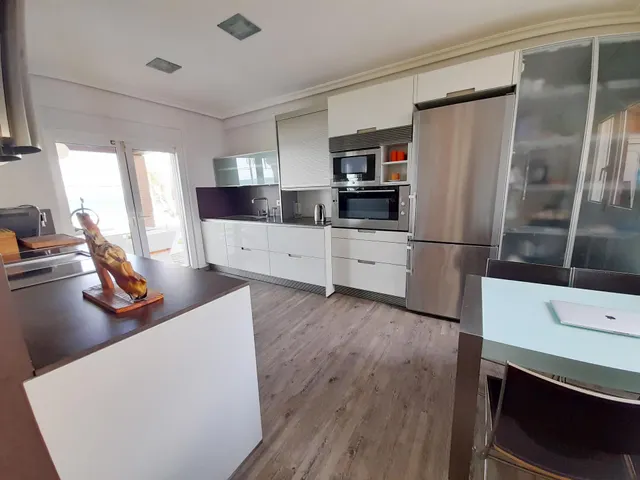 Moderna villa en primerísima línea de playa — 17