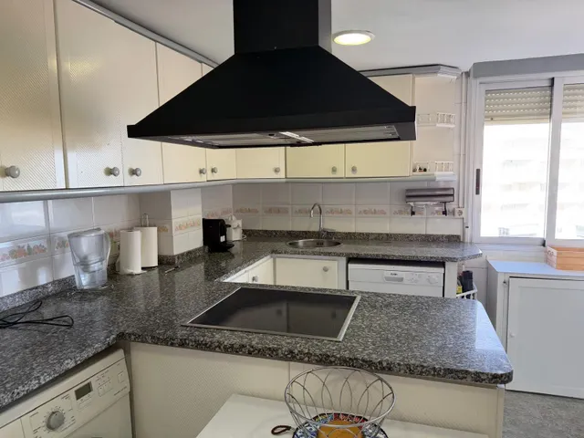 Apartamento en primera línea de playa en gandía con vistas al mar — 24