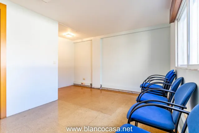 Entreplanta en venta ó alquiler C/Barcelona (Carballo) — 14