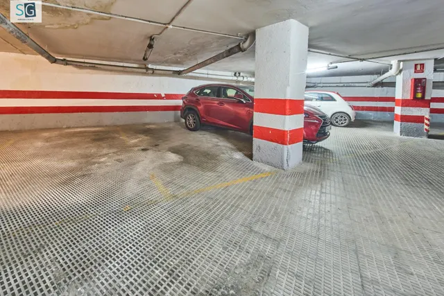 Residencia exclusiva en Paseo del Salón con vistas despejadas — 37