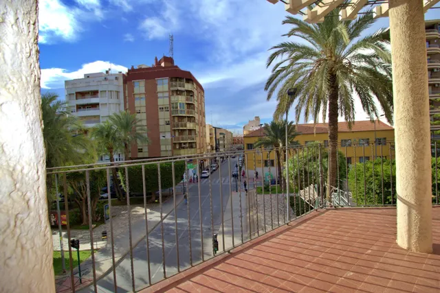 Edificio de dos plantas — 27