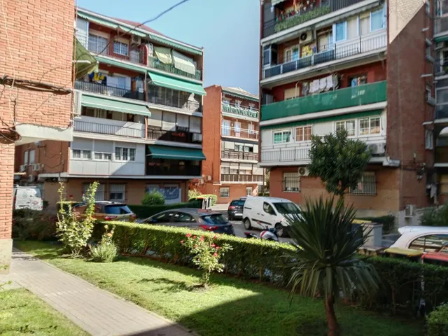 Gespain aluche-campamento, ofrece en exclusiva piso en calle ocaña — 33