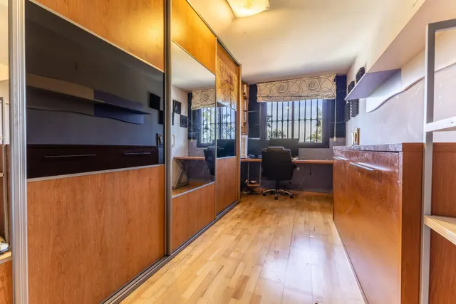 ¡GRAN OPORTUNIDAD DE INVERSIÓN Encantador piso con terraza en la prestigiosa Urbanización La Reva (Ribarroja del Turia) — 13
