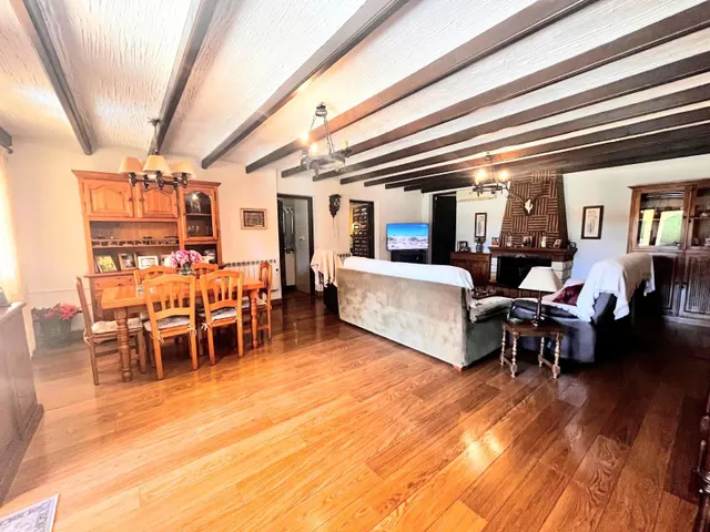 MAGNIFICO CHALET INDEPENDIENTE CON APARTAMENTO DE INVITADOS, PISCINA PRIVADA, GARAJE, BARBACOA, BUENAS VISTAS Y MUCHO MAS — 32
