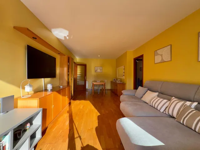 Luminoso piso de 3 dormitorios con suite junto a la plaza Vallès, en el corazón de Sabadell — 5