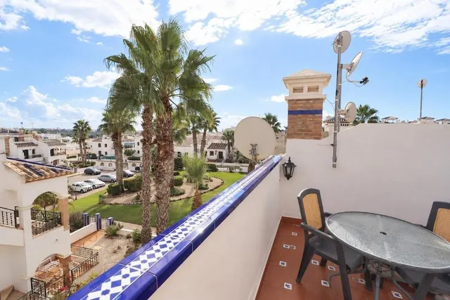 Dúplex luminoso con jardín, terraza y piscina comunitaria cerca de Villamartin Golf — 18