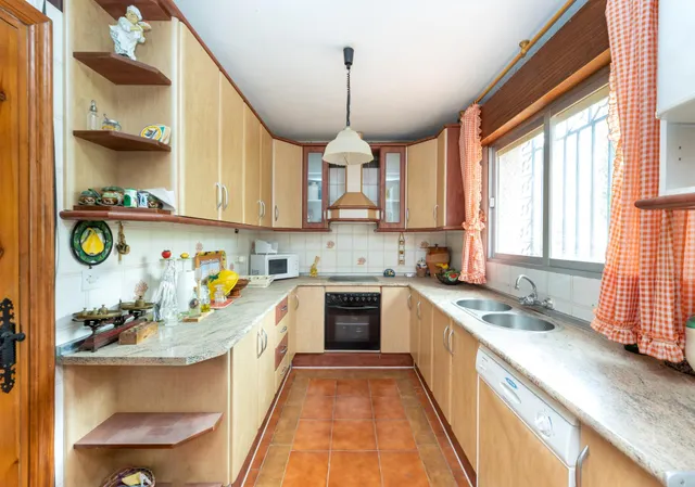 Chalet con gran parcela en Cogollos — 19