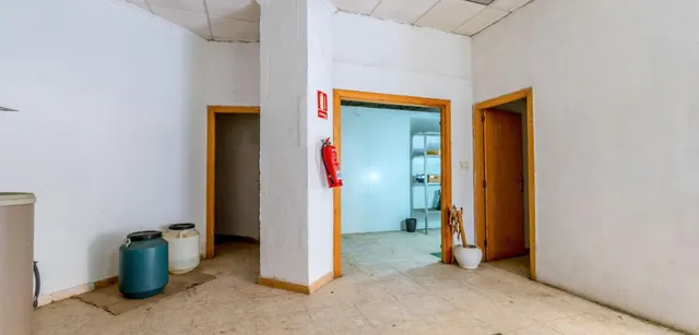 Local comercial 1 habitación 722m² en venta - Centro — 24