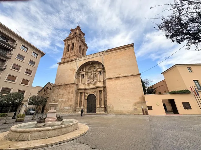 PISO EN VENTA EN PLAZA SANTA MARIA - foto 2