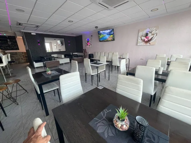 Local comercial 2 habitaciones 100m² en venta - Pueblo 4 — 3
