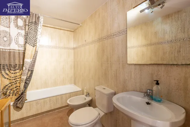 PISO VPO DE CUATRO DORMITORIOS CON GARAJE EN PADRE CLARET — 21