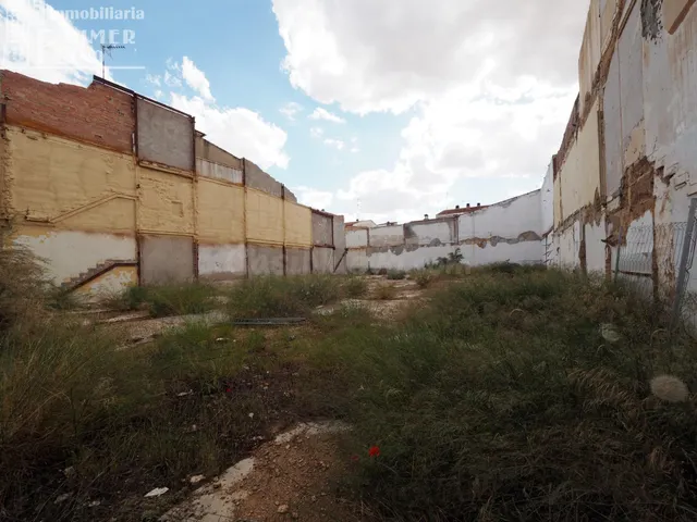 Oportunidad de Inversión: Solar en el Centro de Tomelloso po - foto 3